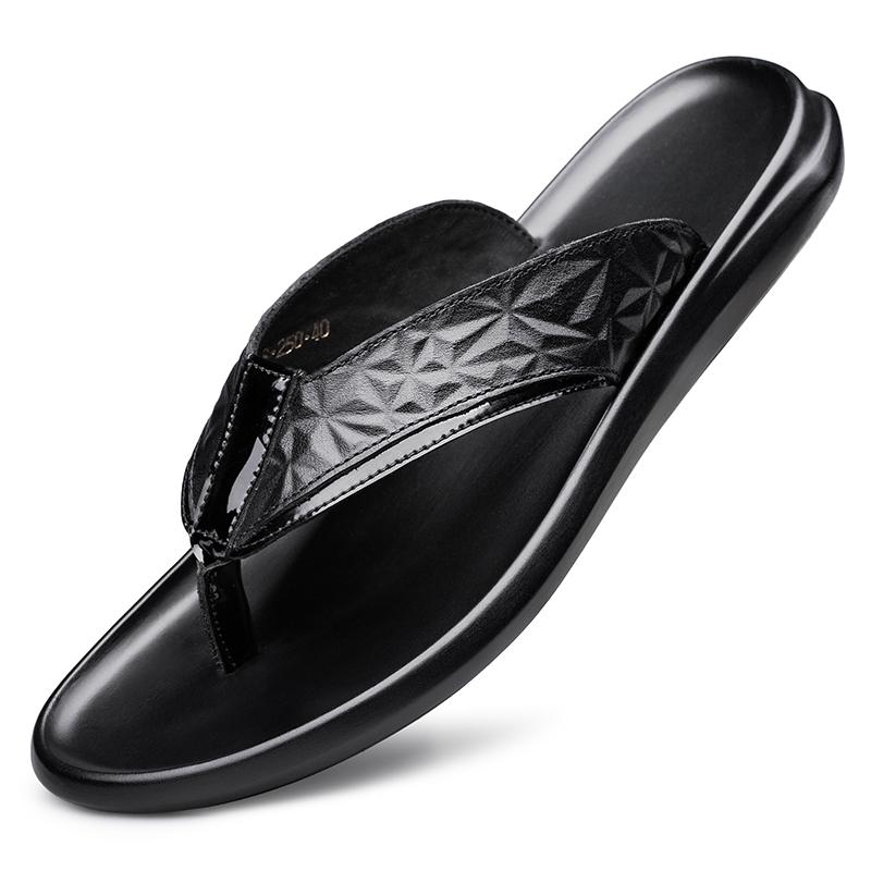 Fashion 2025 New Men Flat Designer Antiskid Slippers Luxury Brand Genuine Leather Walking Shoes Breathable Comfy Indoor Outdoor Slippers