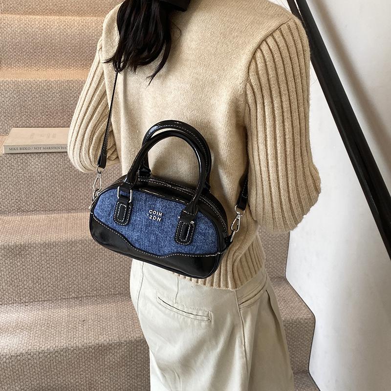 Retro contrasting color portable bowling bag women's 2025 new trendy shoulder bag fashionable messenger bag