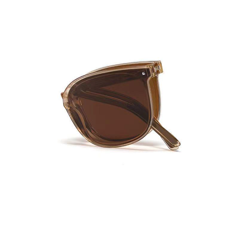 Foldable Women's Sunglasses - Fashionable Sun Protection for Influencers