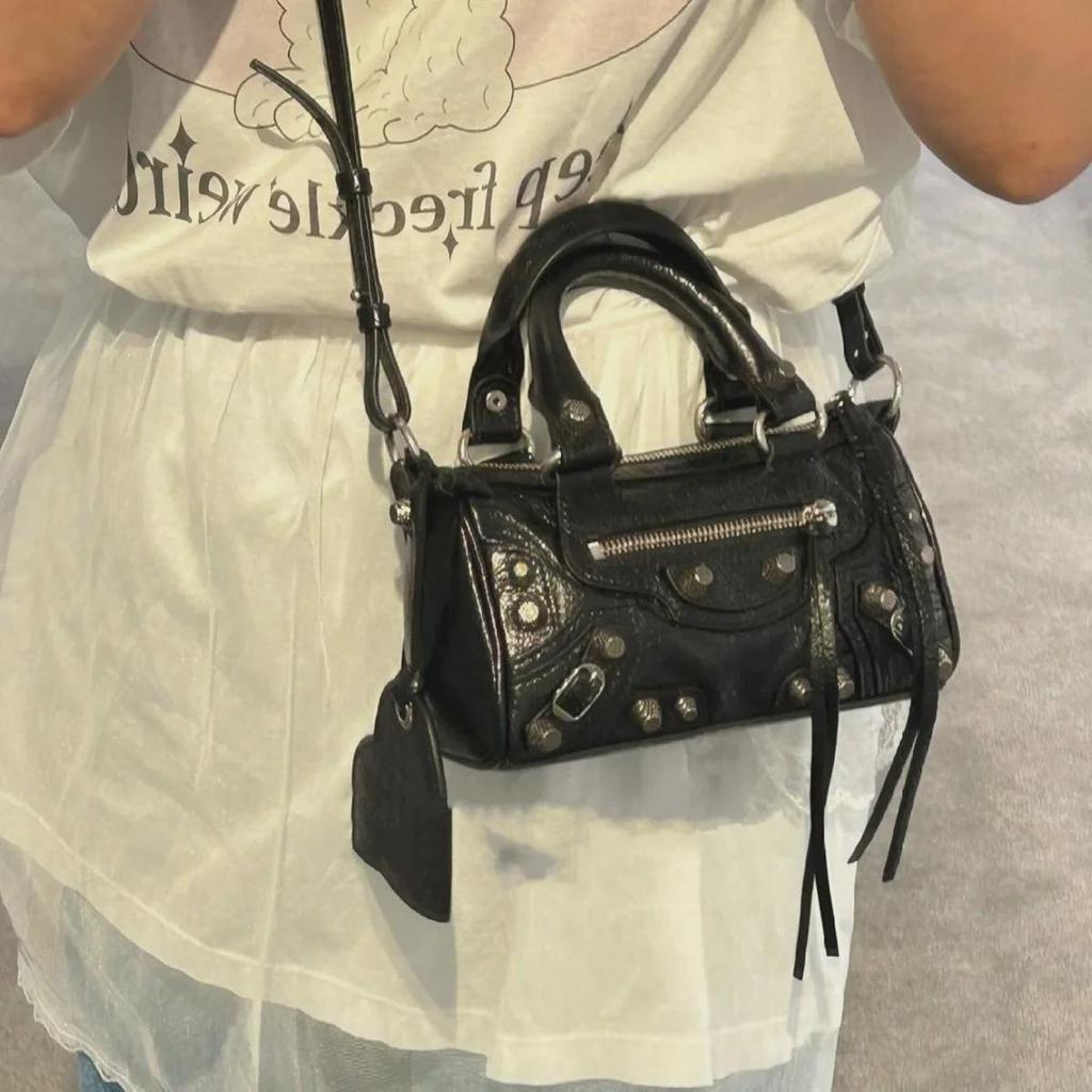 „Noutăți 2024”: Geantă mini de bowling la modă, inspirată de motociclete, pentru femei