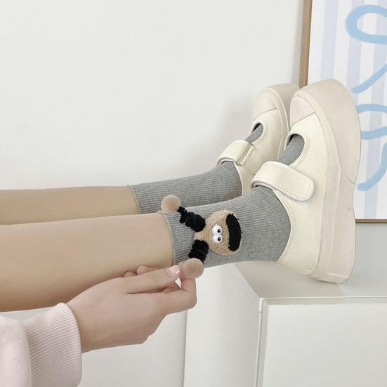 1 Pereche Șosete de Podea Design Păpușă 3D Șosete cu Deschidere Elastică Lungime Medie Potrivire Glezne Calde Respirabile Șosete pentru Studenți