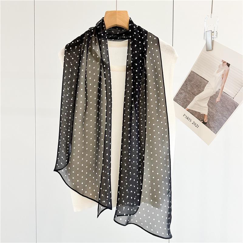 Georgette-Schal aus Maulbeerseide im Hepburn-Stil mit Punkten – Retro-Winkeldesign für Damen