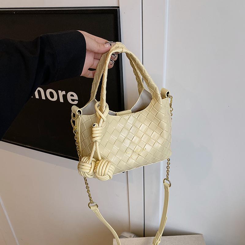 Niche Handwoven Bag Chain Small Bag Women's Super Fire Exquisite Hand Bag Shoulder Messenger Bag Vegetable Basket Women's Bag