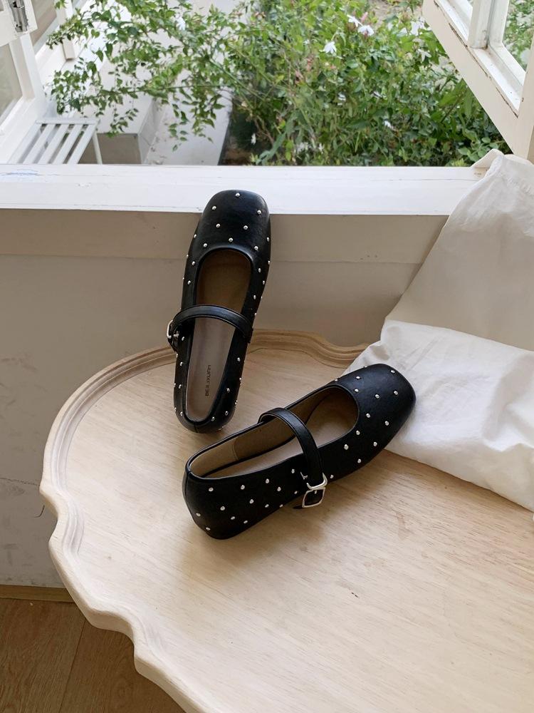 Inner heightening version retro gypsy star riveted ballet single shoes women's spring and autumn one-word buckle with shallow mouth Mary Jane shoes