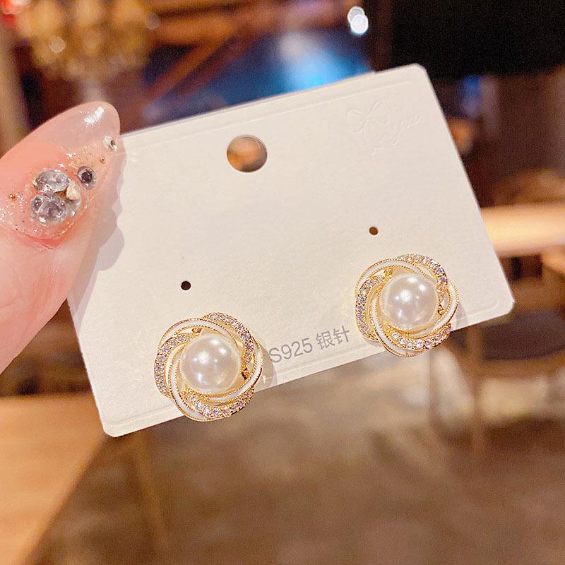 High-End Trendige Französische Zirkon Perlenohrringe Nischen-Design Klein Exquisit für Damen Einzigartiges Vielseitiges Design-Gefühl