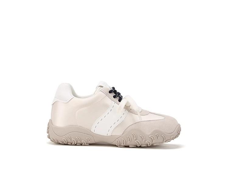 Höjdökande skor, Sportiga vardagsskor, Damskor