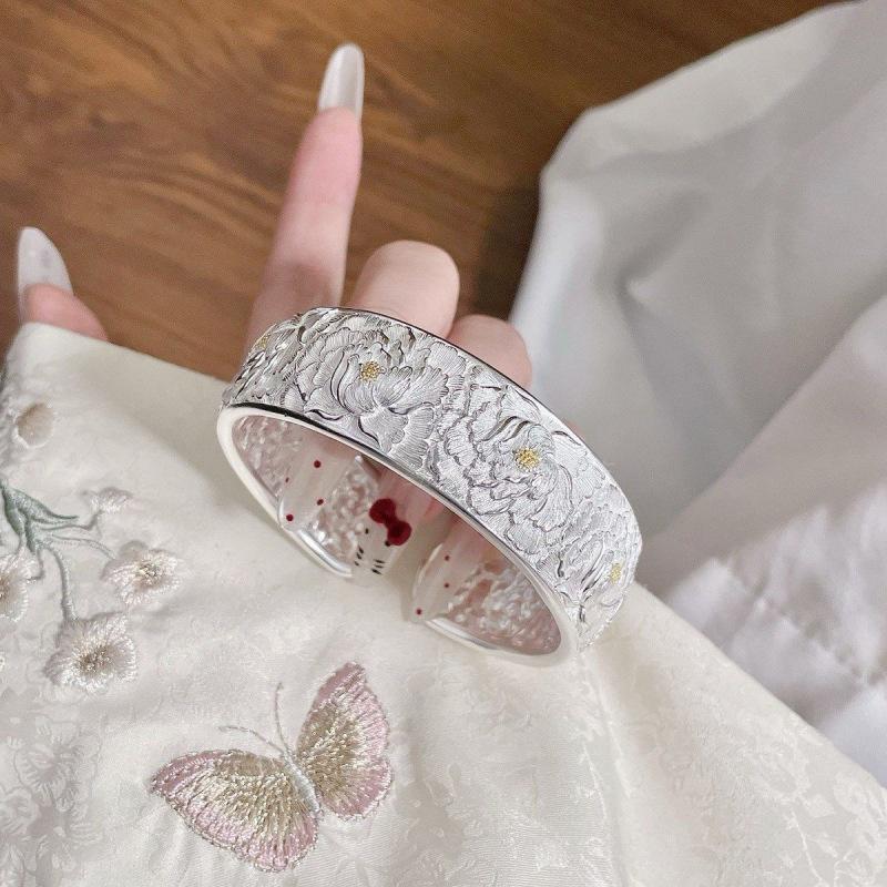 Peony Color-Separated Women's Bracelet: New Chinese Style, Versatile High-End Accessory