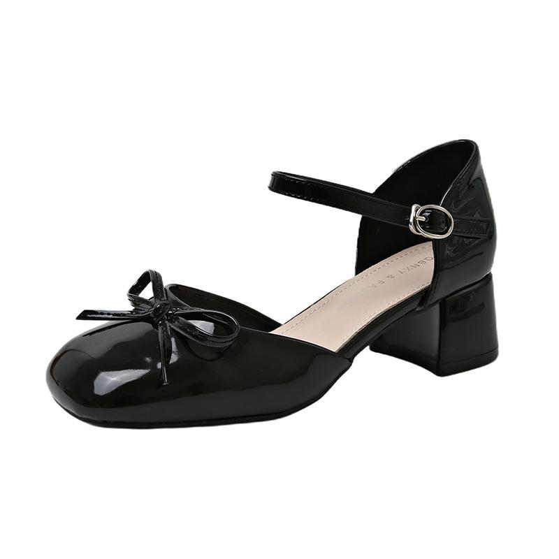 Fashion Versatile Pointed Thick Heel High Heels Women's 2025 New Bag Head Fairy Style Temperament Socialite Hollow Sandals