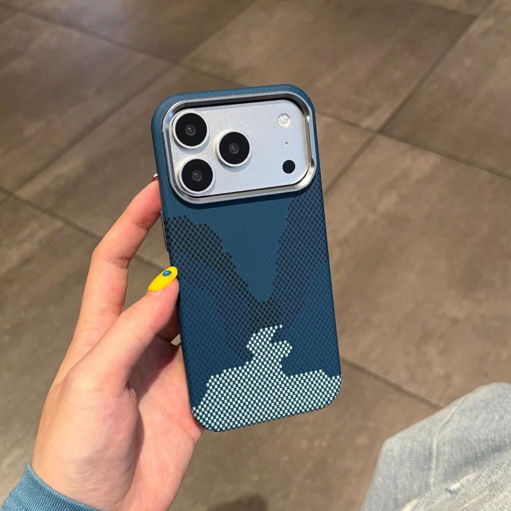 Compatible with The IPhone 18 Case, Carbon Fiber Magnetic Kevlar Red Snake Scepter, and Ultra-thin Hard Protective Case for IPhone 17