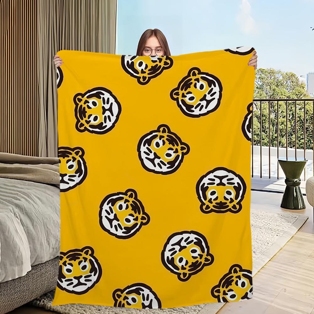

Trend Blanket Soft Comfortable Nap Plush Suitable Iiving Room Office Bedroom H-Human Fashion M-Made Birthday Home Kid Gift 30x40in