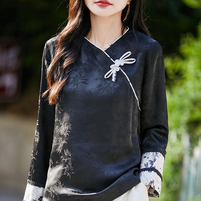 

Женская весенне-летняя блузка с вышивкой и застежкой на лягушачьи пуговицы XL чёрный