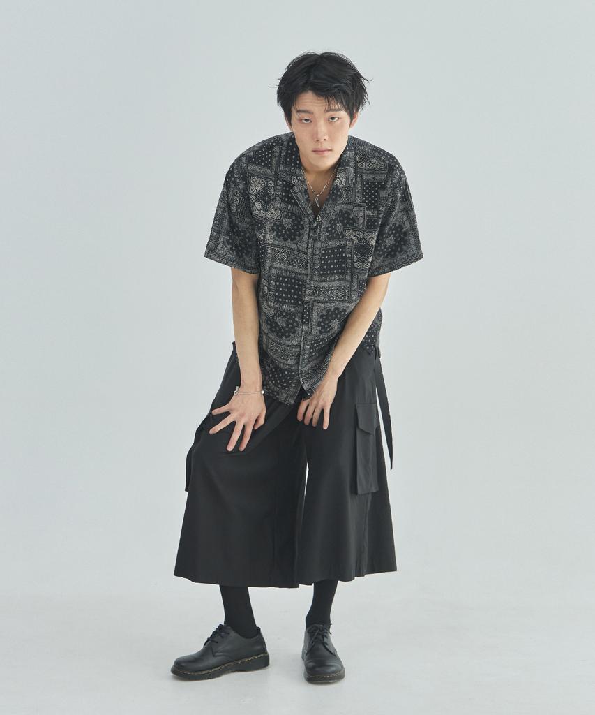 Ladeuedisyeon Paisley Open Collar Shirt_Black