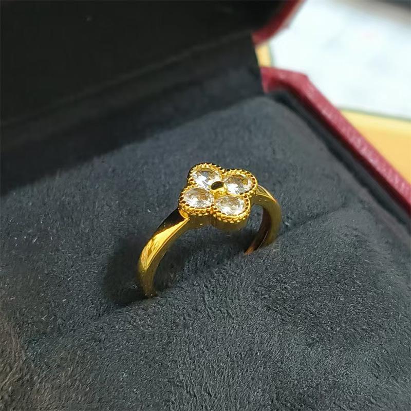 

Exquisite Red Four-Leaf Clover Ring with Red Diamond - Light Luxury Bestseller for Women Adjustable
