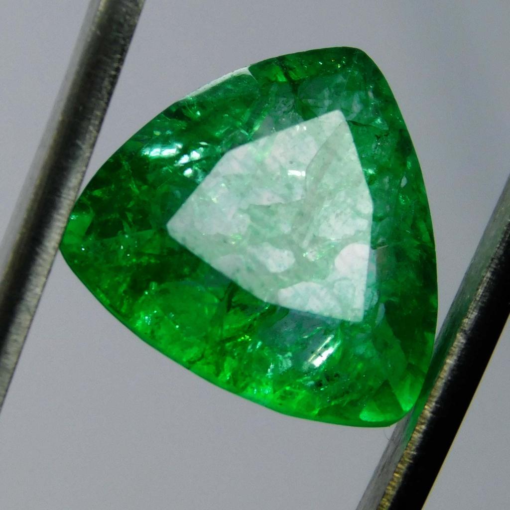 Natural Colombian Emerald Trillion Cut 6 Carat Green CERTIFED Loose Gemstone A-5897