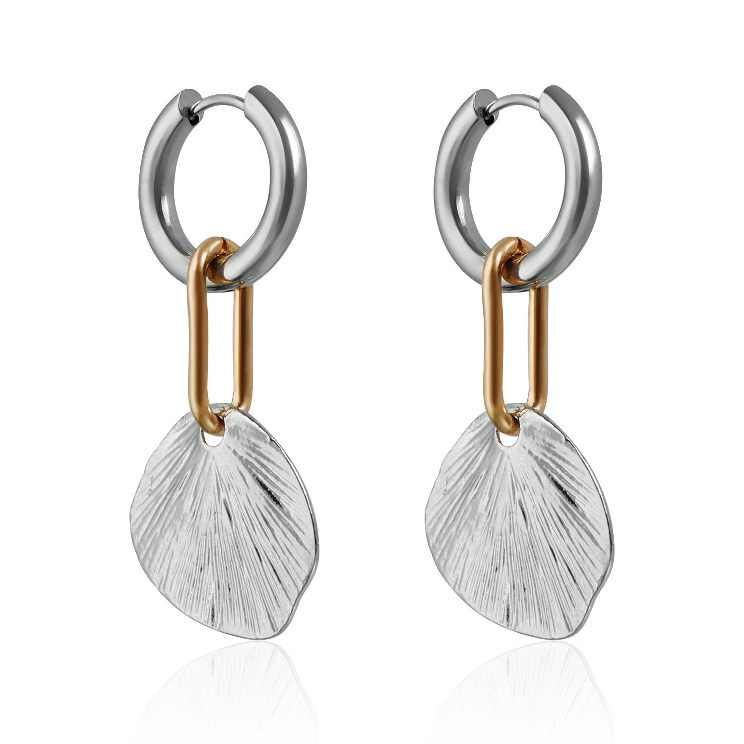 

European and American jewelry light luxury two-color irregular splicing wind love necklace women s metal shell necklace set