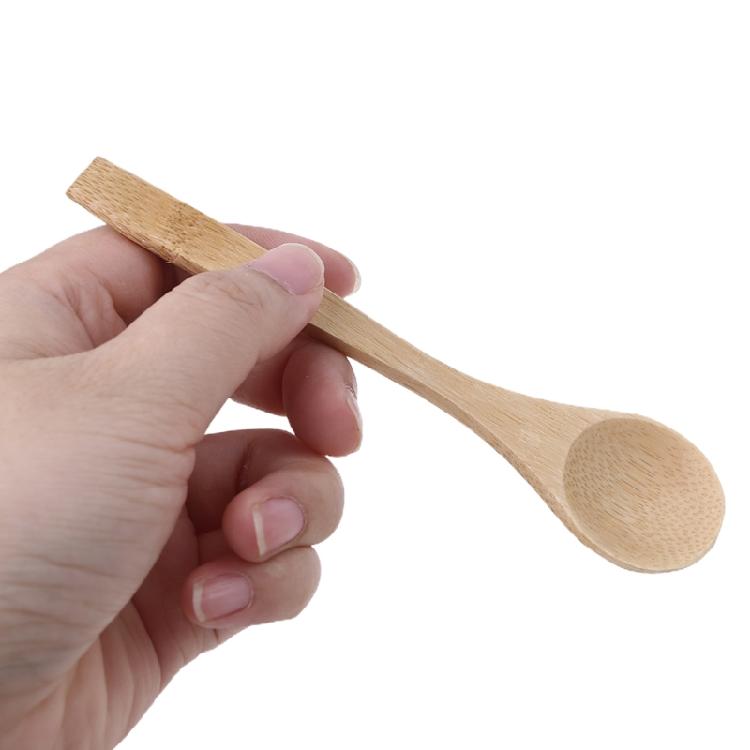 Seasoning Box with Spoon Lid Kitchen Tool Seasoning Accessories Wood Material