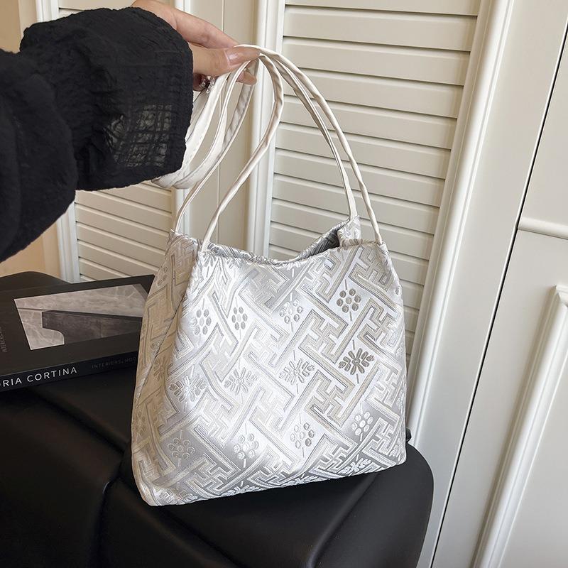 Tote Bag Women's New Fashionable Versatile Portable Shoulder Bag Niche Large-capacity Armpit Bag