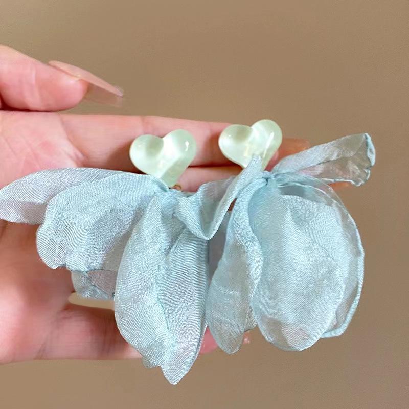 Silver Needle Heart Resin Flower Mesh Earrings: Luxurious, Sweet, Fresh, and Elegant Mori-Style Women's Jewelry