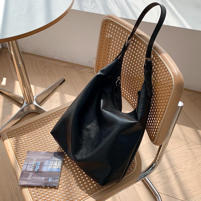 Korean casual soft pu leather commuter Tote bag large capacity niche designer fashi shoulder underarm bag female purse handbag