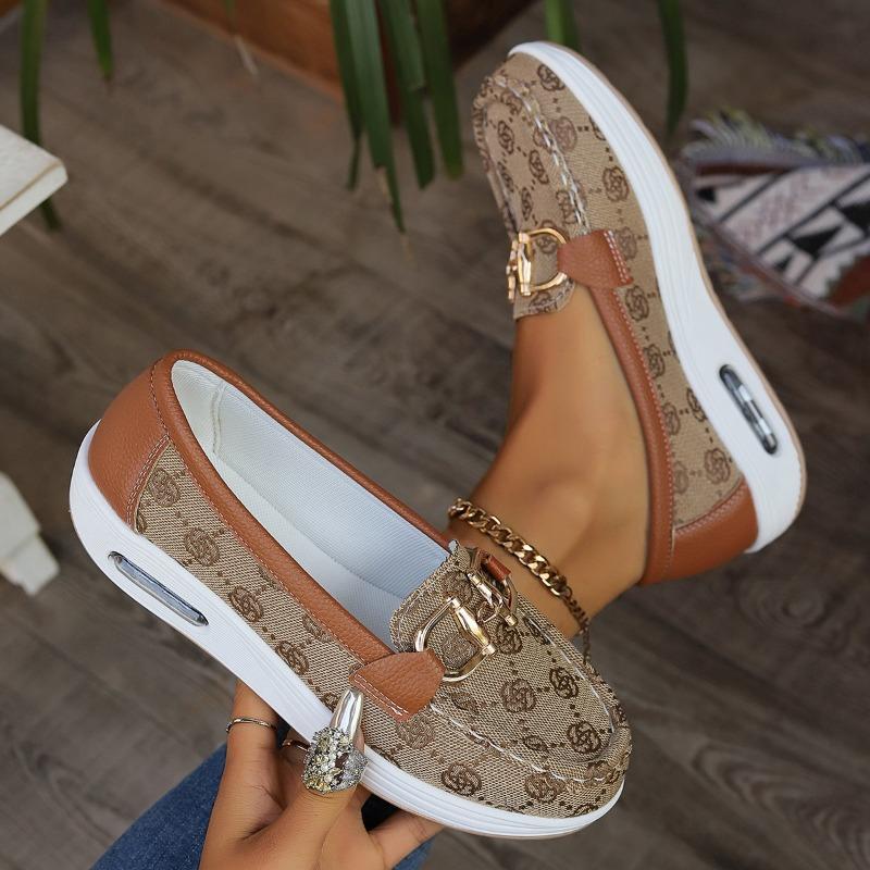 New Autumn Women Trend Retro Designer Flat Shoes Women Fashionable Round Toe Metal Decoration Casual Shoes Zapatos De Mujer