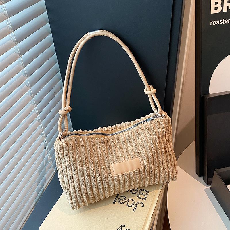 

Casual personality underarm bag women 2025 new retro simple handbag fashion simple shoulder bag women хаки