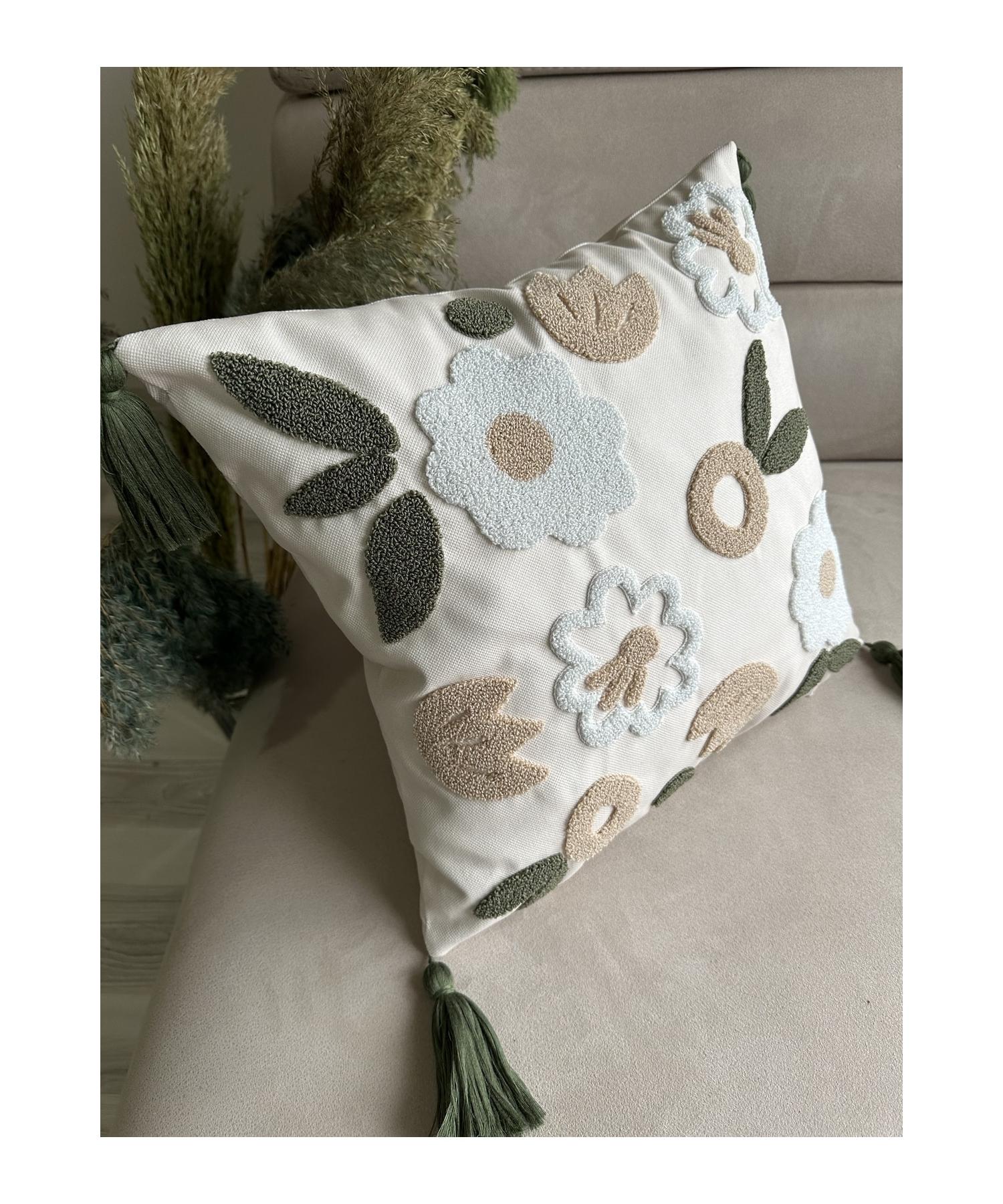 

Чехол для подушки с вышивкой Punch