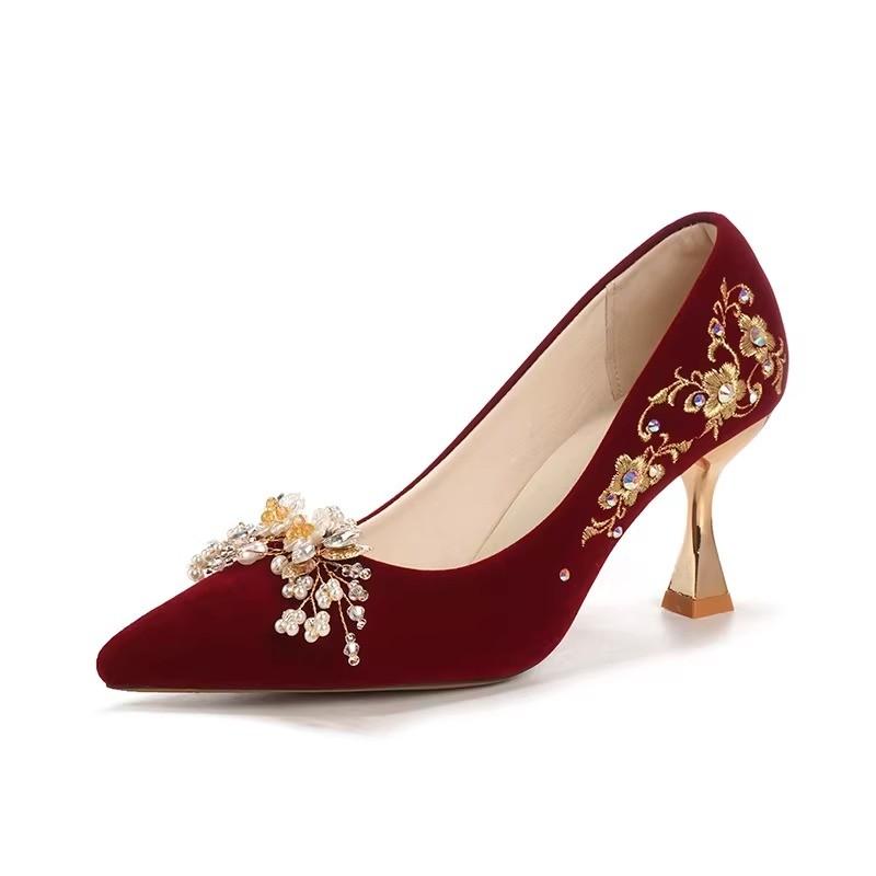 Scarpe da Sposa Donna Piedi Non Stanchi Abito da Sposa Cinese Xiuhe Pelle Scamosciata Ricamata Bellissimi Tacchi Alti