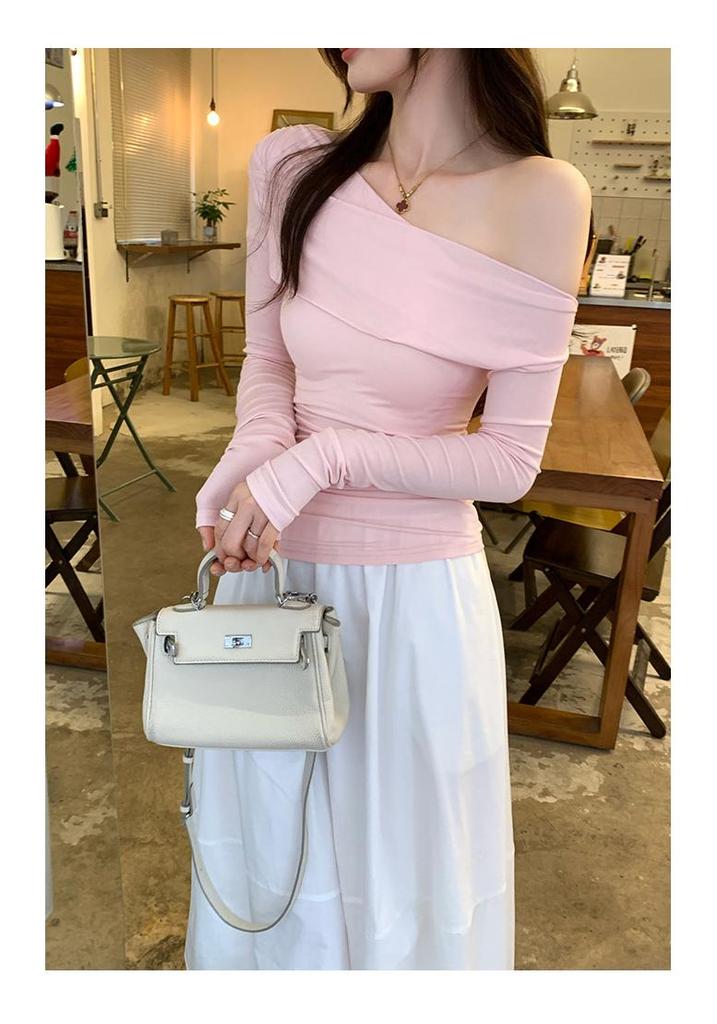 2026 Autumn Off-Shoulder Long-Sleeve Korean Style T-shirt for Women - Simple and Elegant