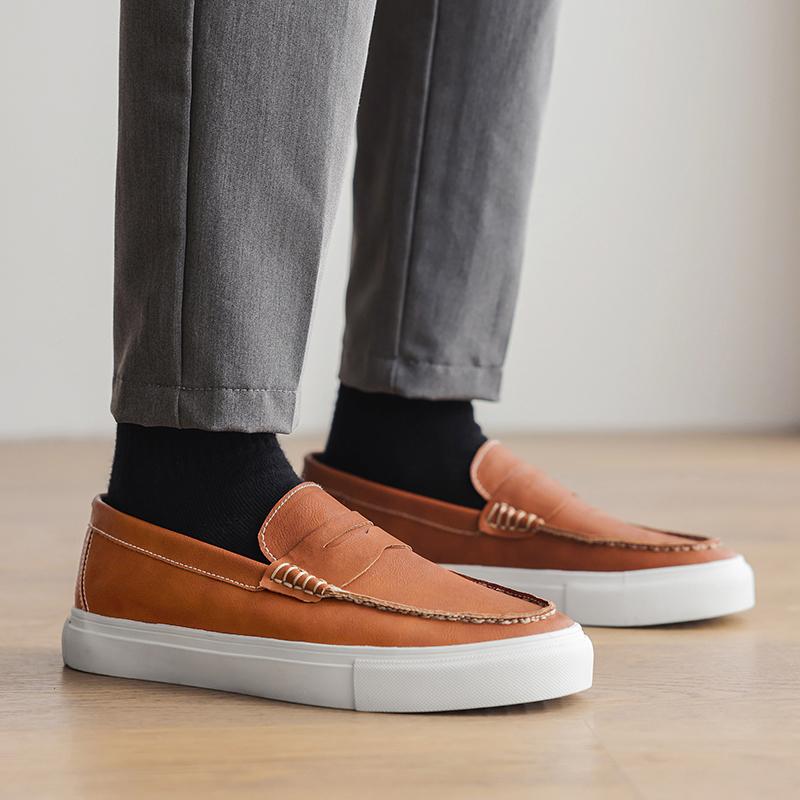 Mode Neue Marke Business Herrenschuhe Mode Männliche Hochzeitsschuhe Outdoor All-Match Flats Handgefertigt Herren Slipper Leder Herren Anzugschuhe