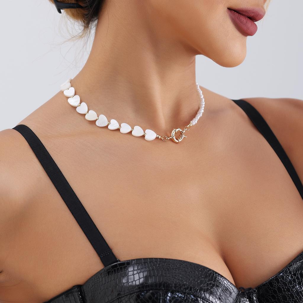 European and American jewelry simple single-layer shell love splicing neck chain necklace jewelry women's fashion imitation pearl beaded necklace