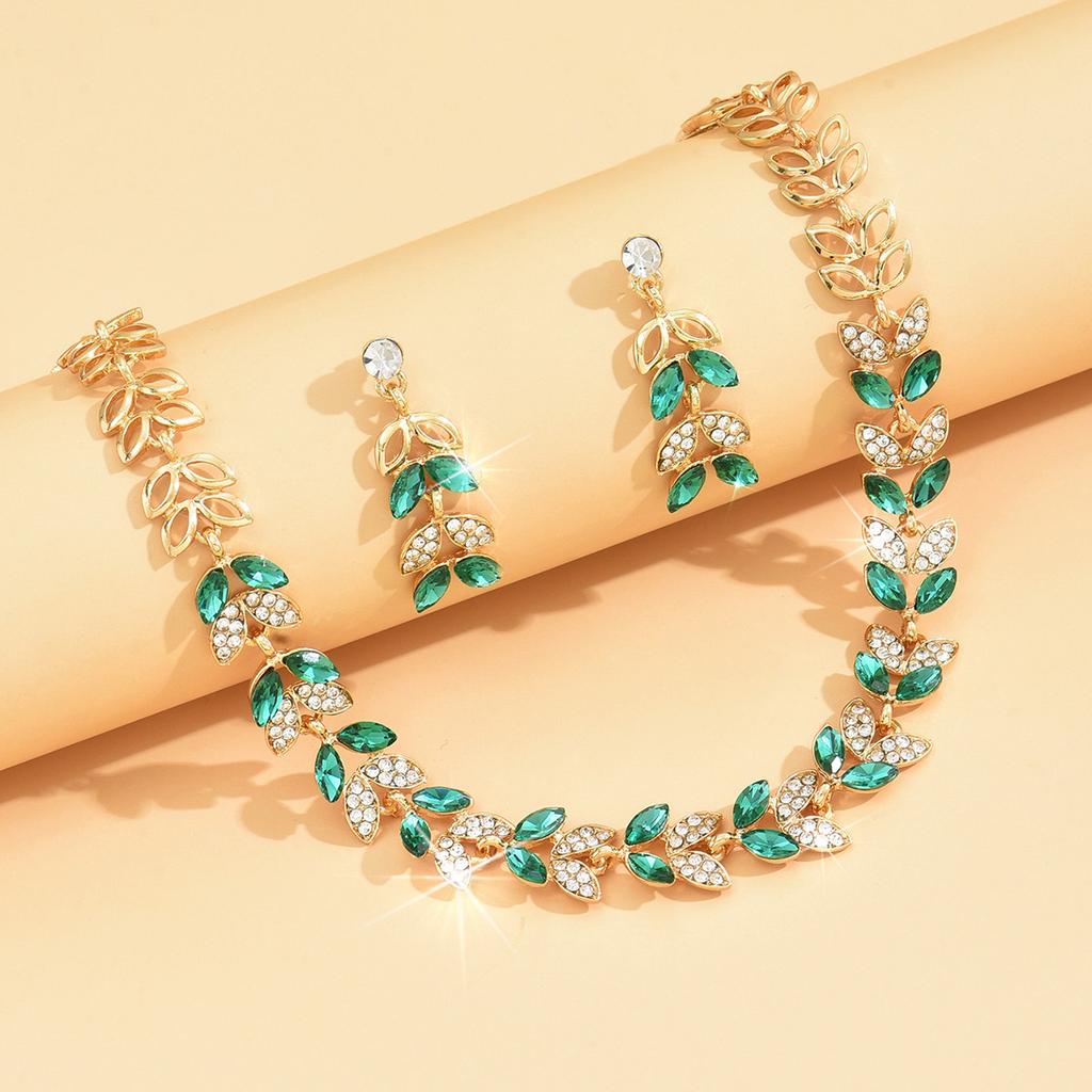 Niche Design Sense Light Luxury Temperament Alloy Set Women'S Luxury Earrings Necklace Two-Piece Chain