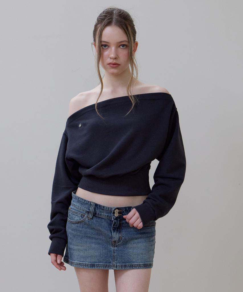 ROSEFRANTZ Crop Off Shoulder Sweatshirt [Charcoal]