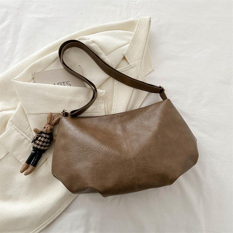 Soft leather large-capacity Korean version retro shoulder messenger bag 2025 early spring new versatile ins commuter tote bag tide