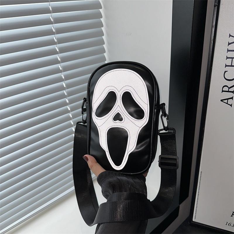 Stylish And Quirky Small Square Handbag For Women In Fashionable Colors For Fall Winter