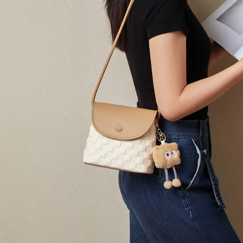 Casual Small Bucket Bag New Popular Versatile Messenger Bag Fashion Commuter Small Square Bag