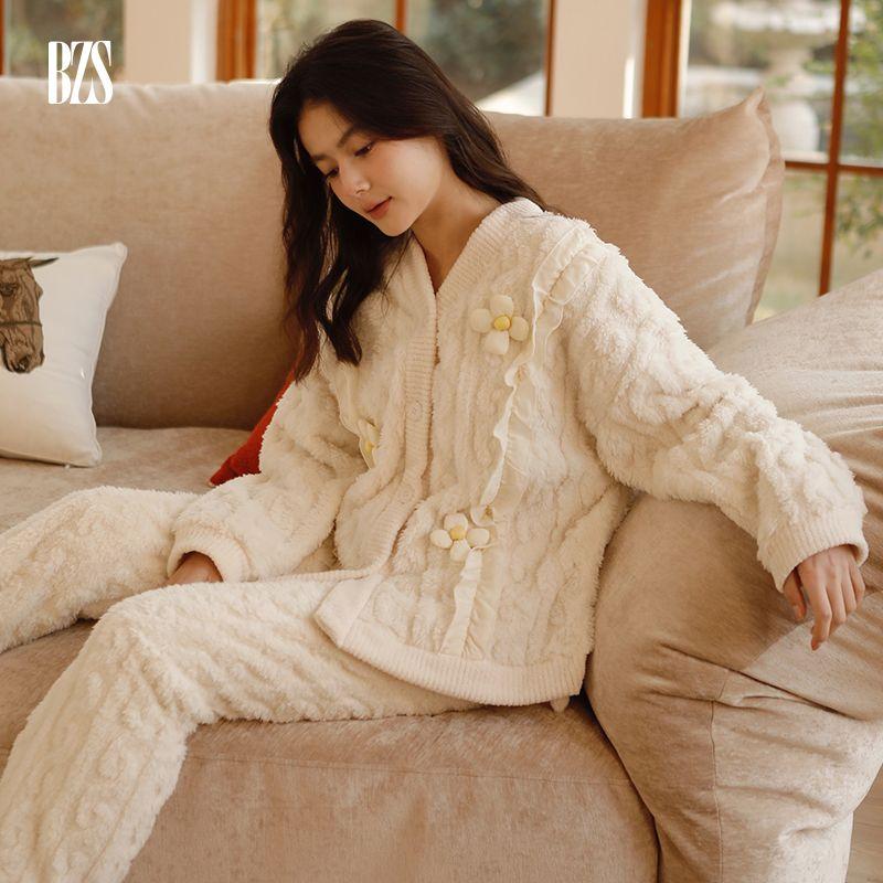 

2025 Early Spring New Products Coral Velvet Cute Puff Flower Decoration Long Sleeves Home Wear Thermal Pajamas Suit Women Suit L [recommend 55.00 kg-67.50 kg]]
