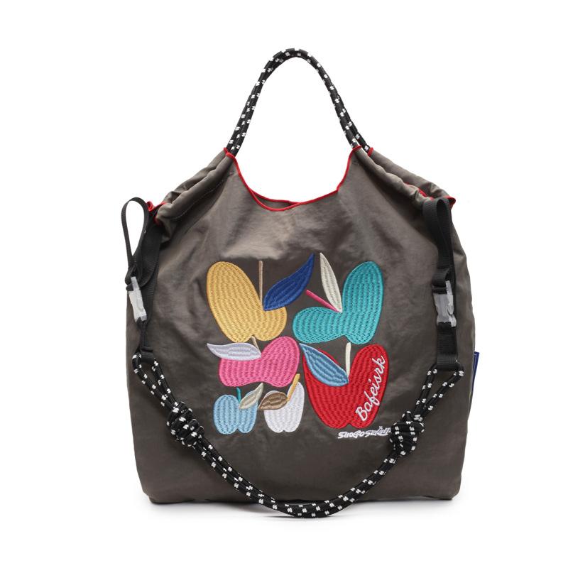 Xia Shangxin embroidered bag 2025 new Japanese cartoon shoulder shopping bag women's large-capacity versatile commuter bag