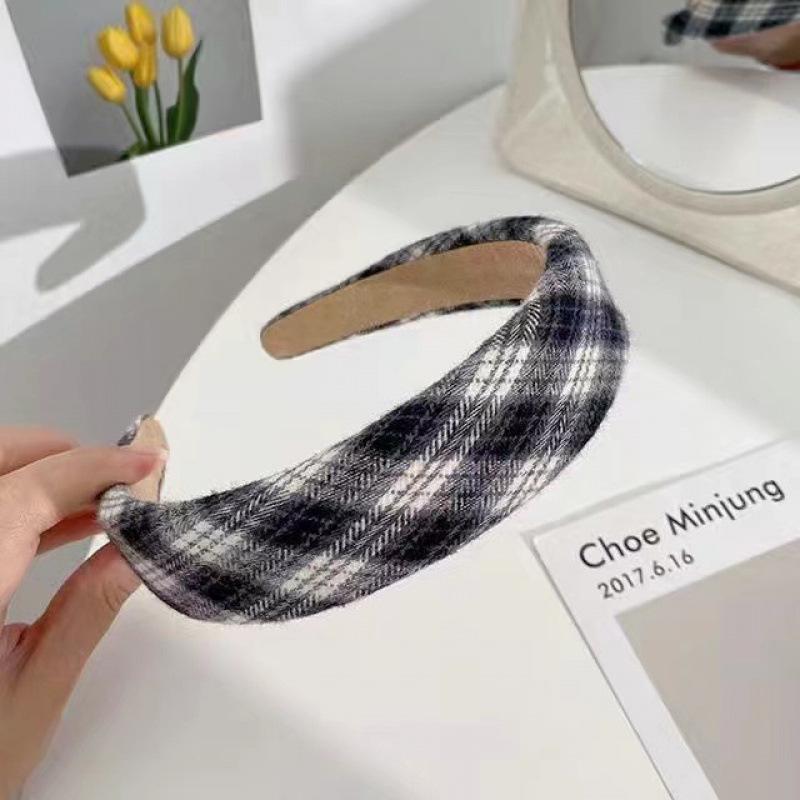 Women's Retro Korean Christmas Headband: High-End Autumn/Winter Hair Jewelry & Versatile Accessory