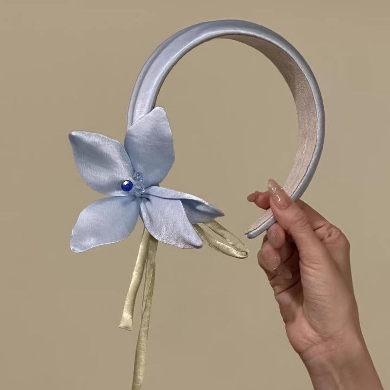 Lily Headband, Pretty Hair Accessory 1pcs