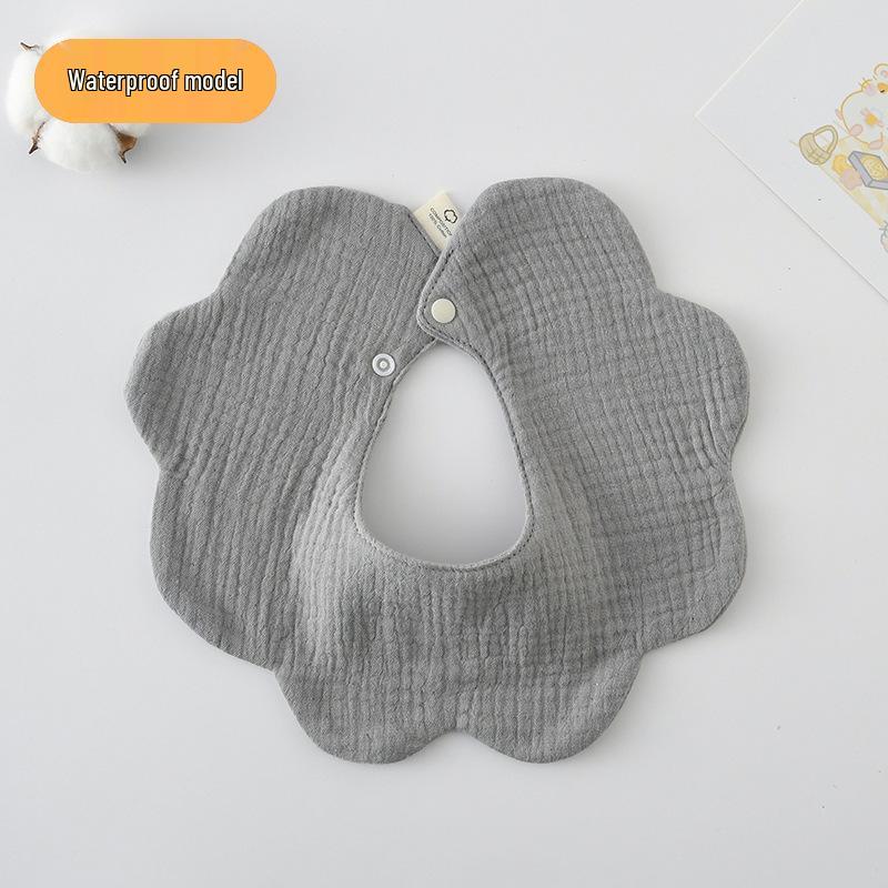 Dwustronny, wodoodporny śliniaczek dla niemowląt w stylu koreańskim z płatkami, wykonany w 100% z gazy bawełnianej