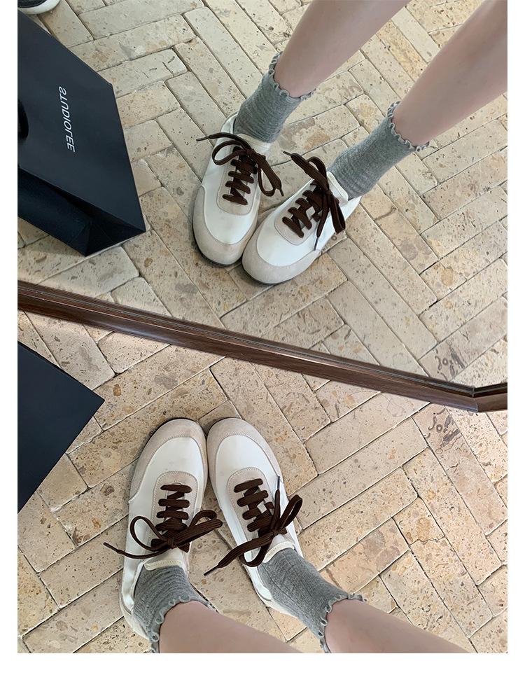 

Grape mother will send the same item in stock in seconds~ New super soft waxy splicing lace-up versatile low-heel round head casual shoes for women s 35