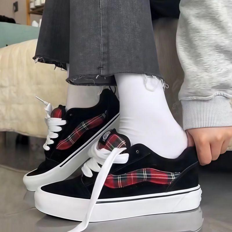 

Легкая роскошь, универсальный уличный стиль Гонконга, толстый язычок, парные мужские и женские, 2025 новинка, уличные трендовые мужские кроссовки на платформе, повседневные туфли-хлебцы 40