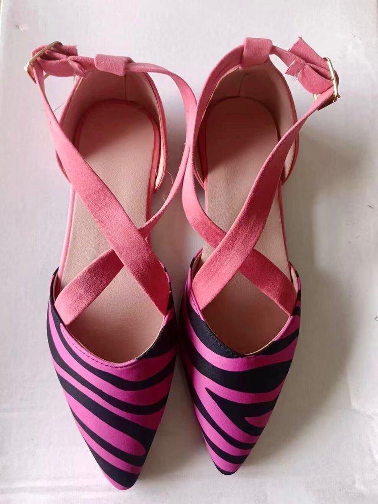 Außenhandel 2025 neue spitze Zehen flacher Ausschnitt europäisch-amerikanische Übergröße Mode Sandalen atmungsaktiv bequem vielseitig Trend flache Sohle