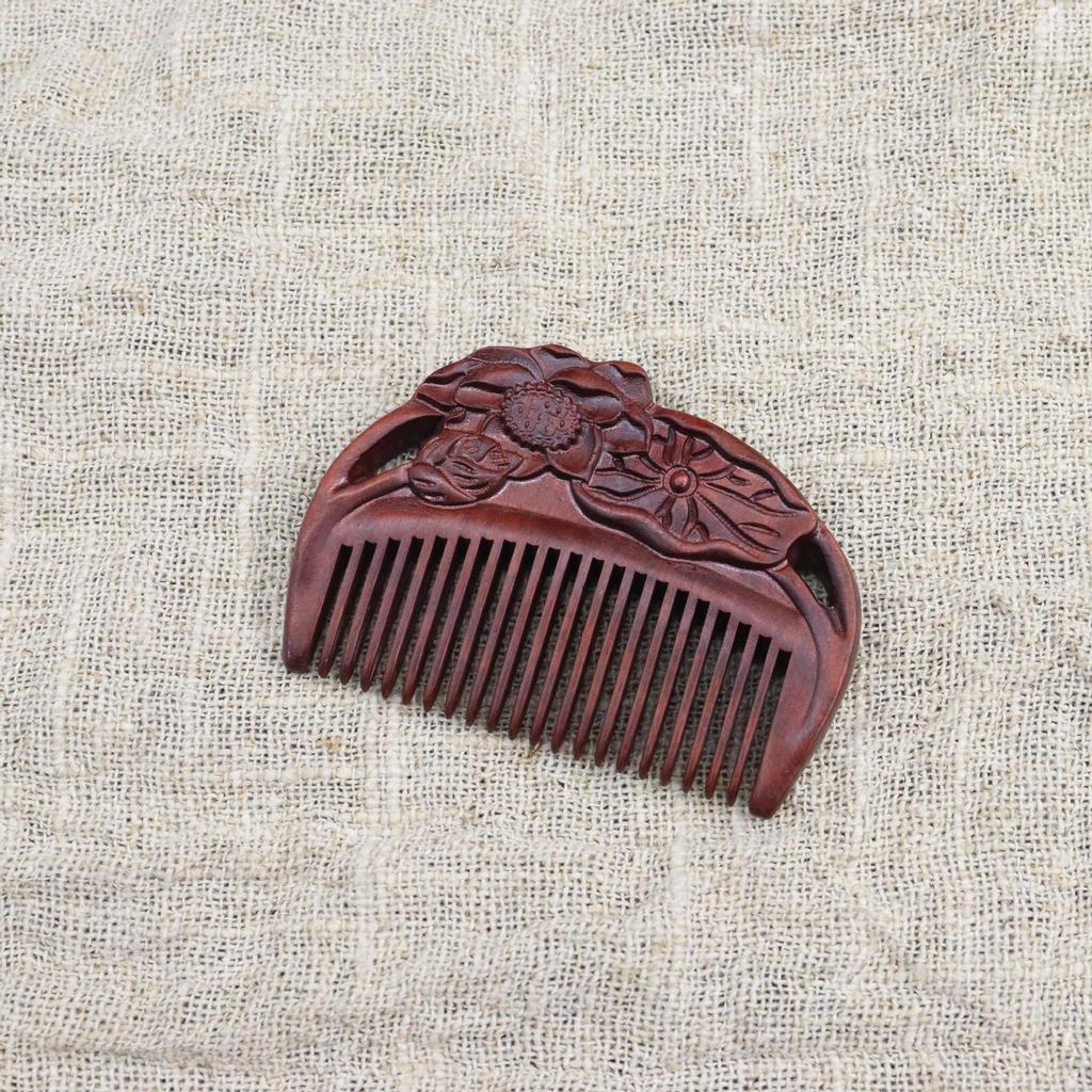 Sandalwood 8cm Carved Mini Comb: Petite, Lovely, and Practical for Girls' Handbags.