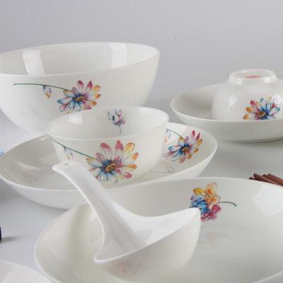 Traditional Chinese Flower Charm Ceramic Dinnerware Set