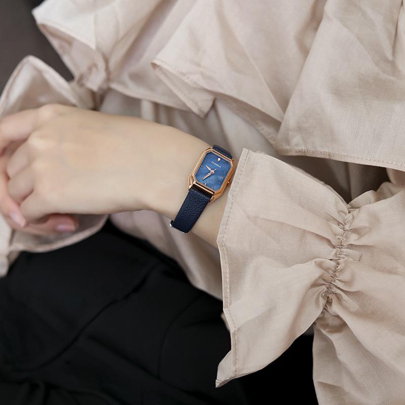 Nueva Carcasa de Reloj Superficie Temperamento Simple Reloj de Mujer Retro Reloj Cuadrado Pequeño Reloj de Pulsera Reloj Pequeño Verde