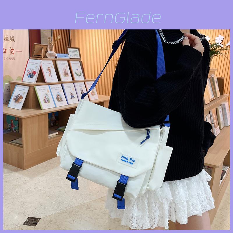 Large Capacity Crossbody Bag For Women With Canvas Material And Vintage Style