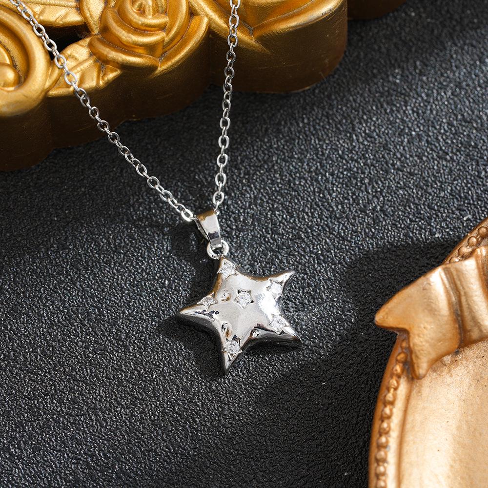 Stainless Steel Titanium Star Rhinestone Pendant Clavicle Chain - Light Luxury Fashion Accessory