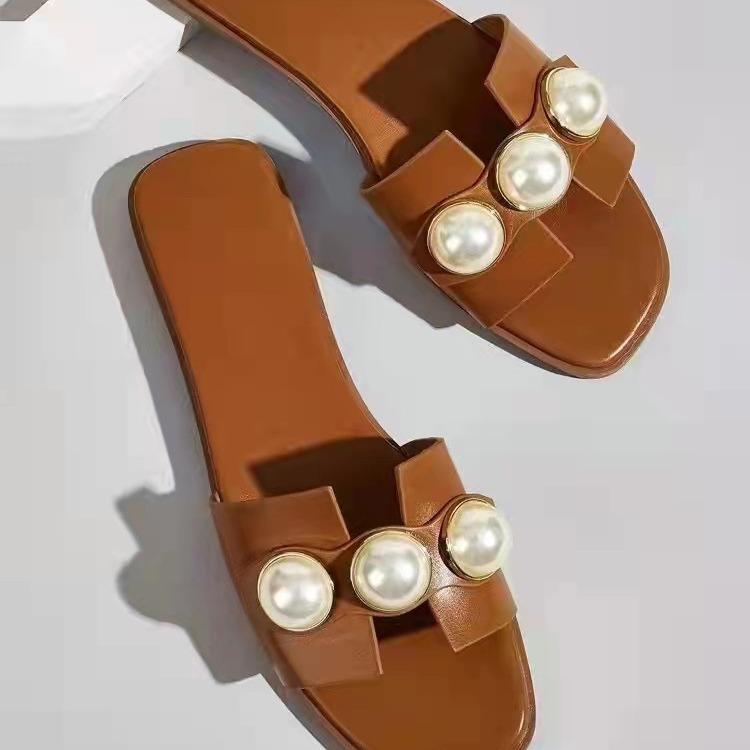 2025 Foreign Trade New Pearl Flat-bottomed Slippers Women's Lightweight Low-heeled Outer Wear Beach Cool Slippers Wish Source