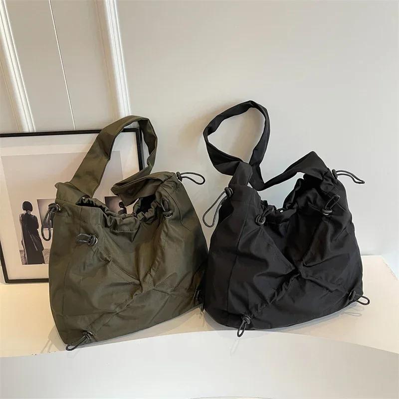 Große Kapazität einfarbige Nylon-Reißverschlusstasche weiche Pendeltasche beliebte Tasche vielseitige modische Umhängetasche